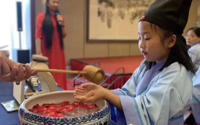 Century Runhua Hotel