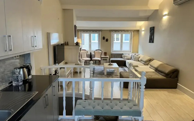 Sleek Flat Close to Osmanbey Metro Station