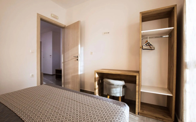 Deluxe Hotel
