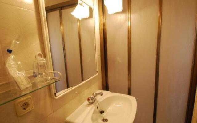 Hostal Ayestaran I