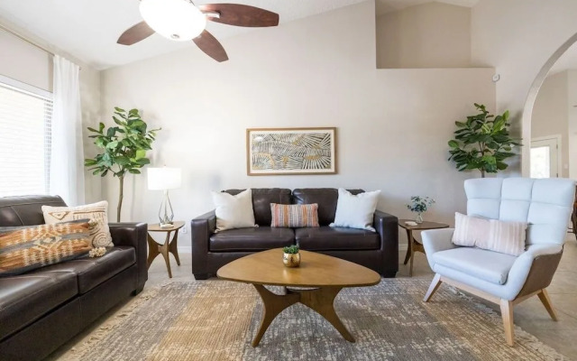 Scottsdale Friess 4 Bedroom Home by RedAwning