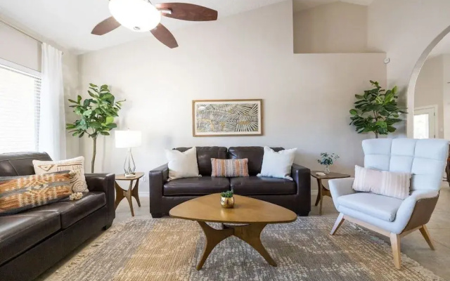 Scottsdale Friess 4 Bedroom Home by RedAwning
