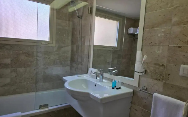 Manara Riva Suites