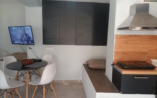 Cozy Studio Apartment near Panathenaic Stadium