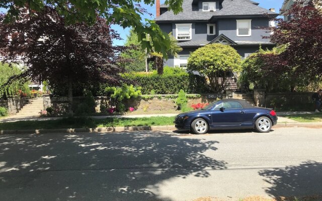 West Broadway guesthouse