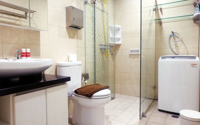 Big Studio at Cosmo Terrace Apartment Thamrin City By Travelio