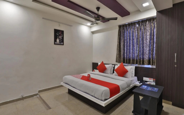 OYO Flagship 11557 Hotel Maharaja Palace
