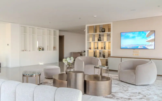 Beachside Escape Grand Bleu by Elie Saab