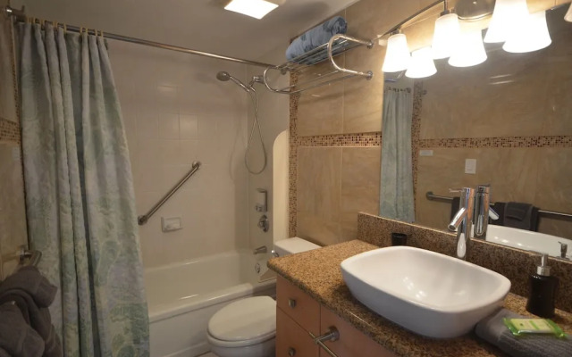 Waikiki Banyan #T1-910 by RedAwning