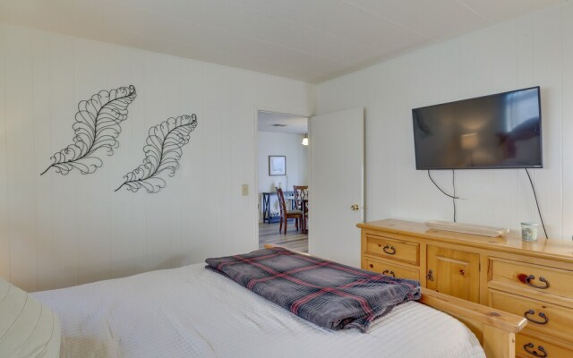 Riverfront Bullhead City House w/ Balcony!