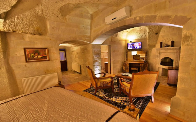 Harman Cave Hotel