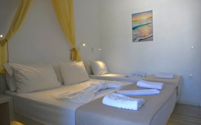 Tinos Heritage Plateia