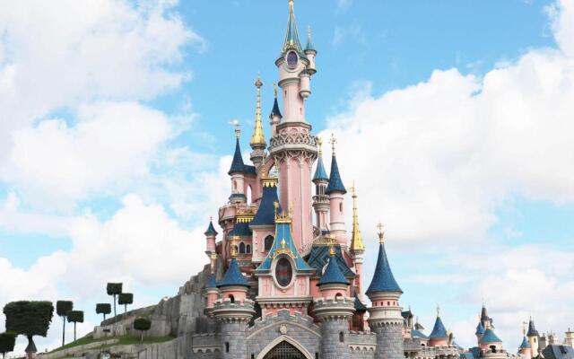 Orange Studio Paris Disneyland