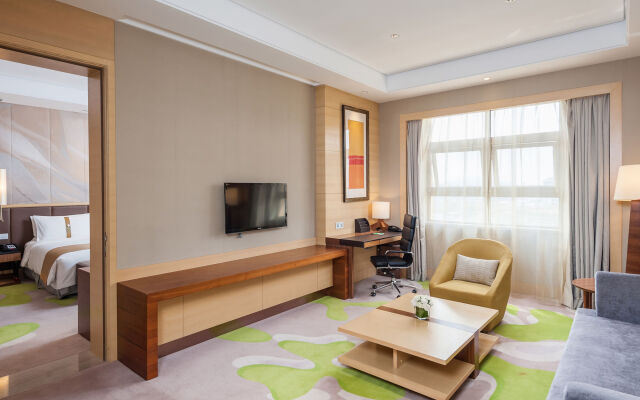 Holiday Inn Qingdao Expo, an IHG Hotel