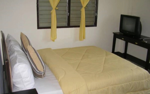 OYO 75304 Riverside Guesthouse