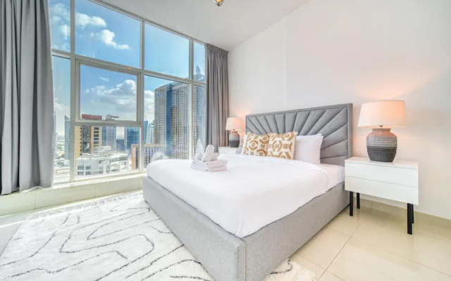 Premium 2BR Apt w Marina Views