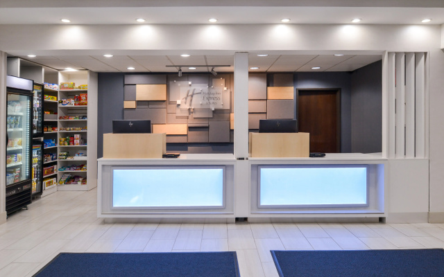 Holiday Inn Express Wixom by IHG