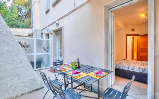 Verbena with parking 500m from the sea