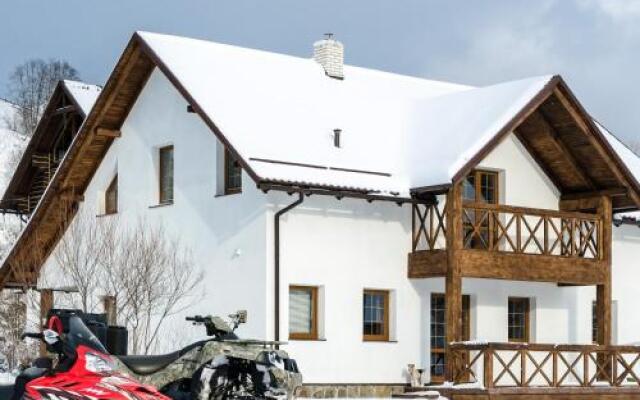 Gallery of Mountains Holiday Home