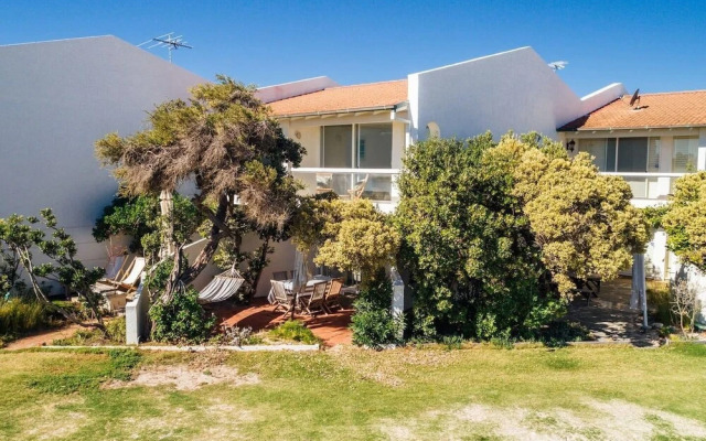 Sentosa at Semaphore Park-beachside Living