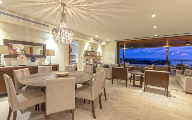 Sunny Vacation Condo 4