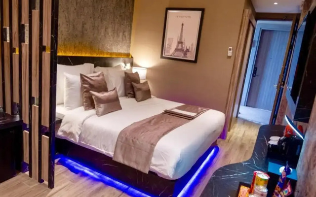 De Paris Hotel