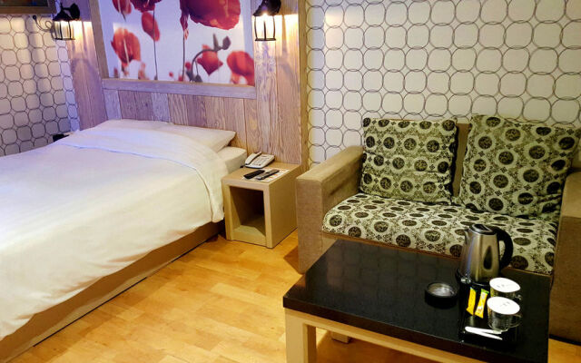 Goodstay EJ Hotel