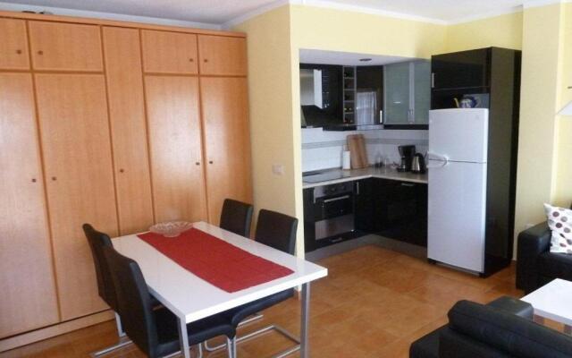Apartment with side seaview 60 meters from sea