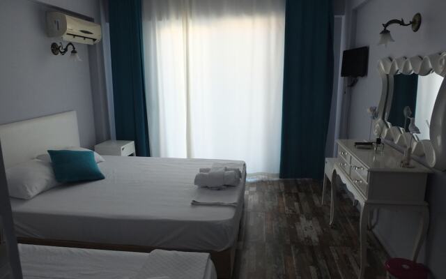 Lapis Port Surf Hotel