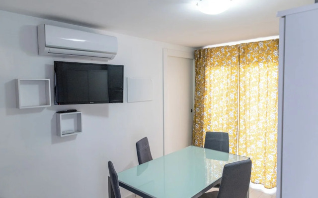 Residence con Piscina e Giardino