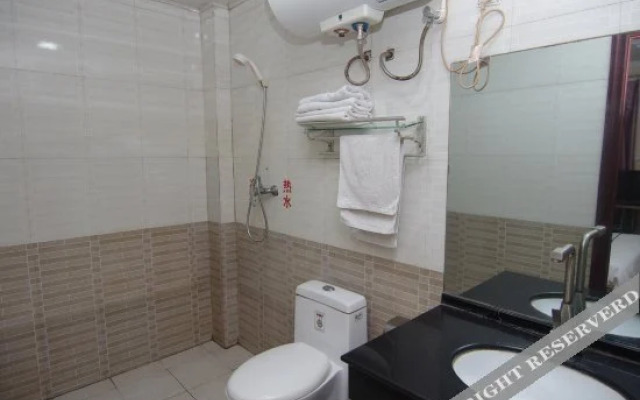 Luhe Liujiang Express Hotel