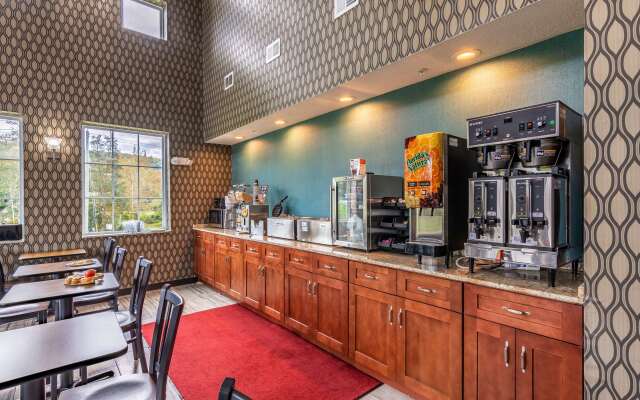 Rodeway Inn & Suites Ithaca South