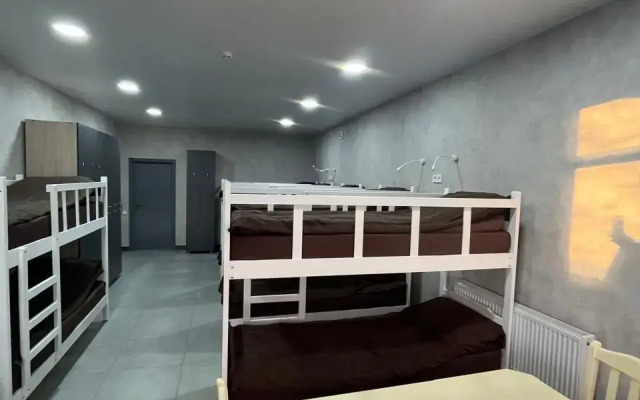 Guest house, Hostel