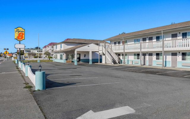 Super 8 by Wyndham Crescent City