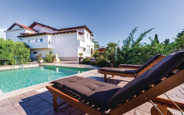 Stunning Home in Debeljak With Wifi and 6 Bedrooms