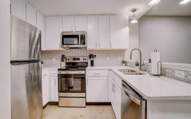 FRONTDESK Tower on Tenth Apts Birmingham