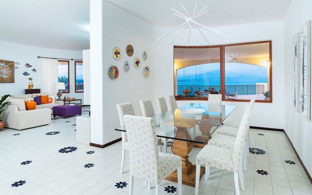 Gorgeous Villa With Whirlpool Bath And Breathless View Only 100M From The Sea