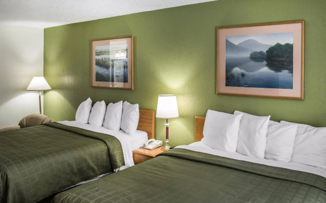 Hudson Inn & Suites
