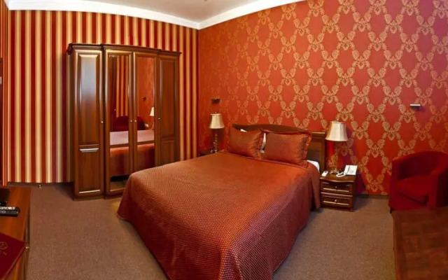 Dynastya Hotel