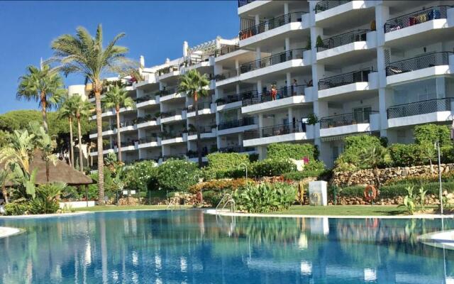 MI CAPRICHO 170 Beachfront Apartment