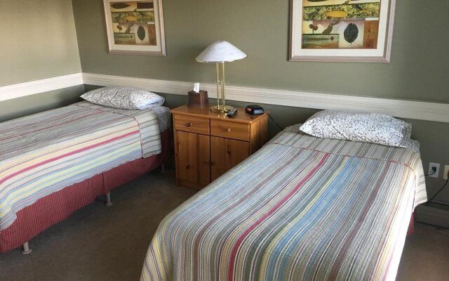 Laura's Lodge