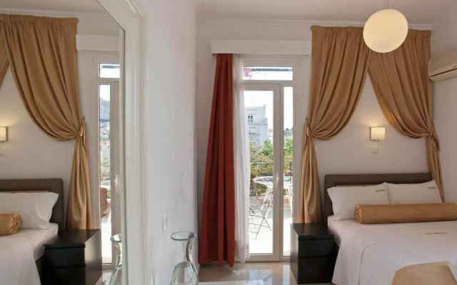 Metropolis Hotel