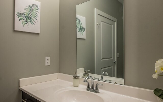 FRONTDESK LC Riversouth 245 Apts Downtown Columbus