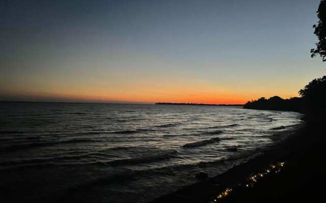 Waterfront W Private Lake Access Indoor Fireplace