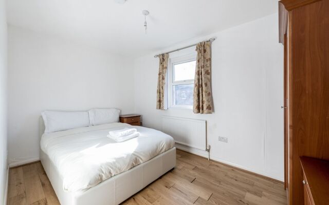 Russell Lodge 5-Bedroom House