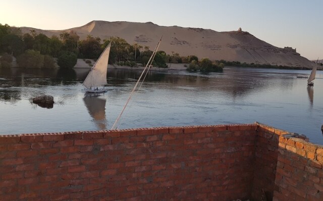 Taharka Nubian House