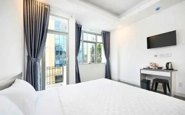 TH Airport Hotel