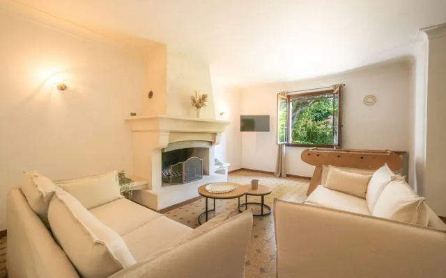 Mas Lou Pitchoun Exceptional Villa Between the Alpilles and Avignon