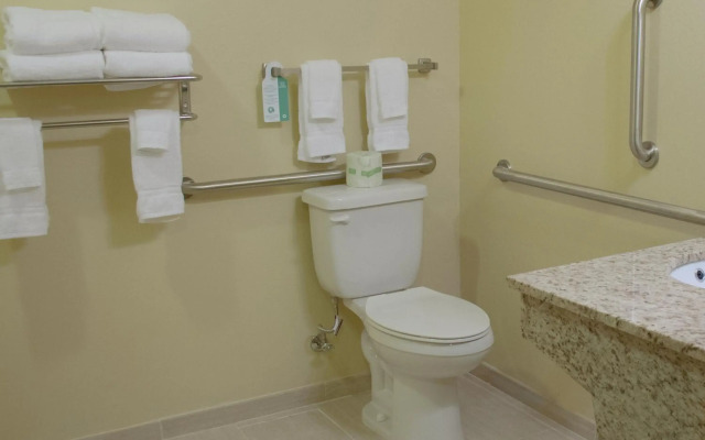 Cobblestone Inn & Suites - Winterset, IA