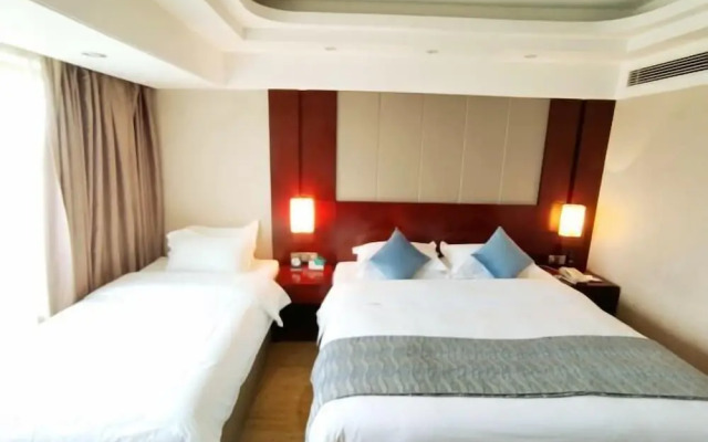 Royal Hotel